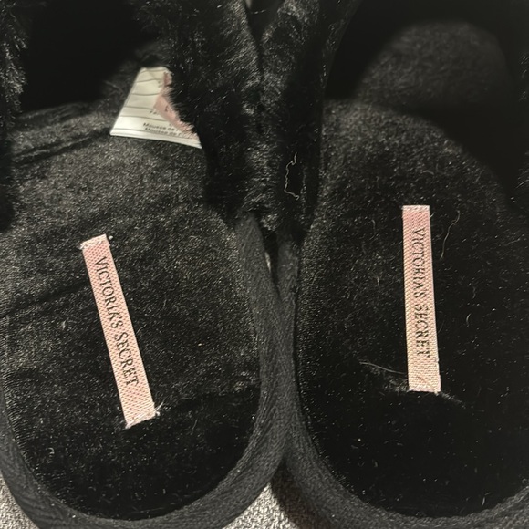 Victoria’s Secret slippers - Picture 3 of 4